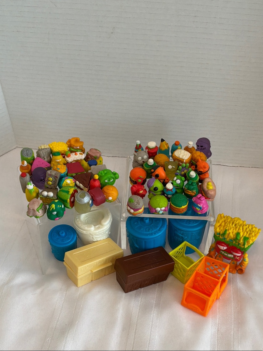 The Grossery Gang mini squishy figures & containers made by moose toys